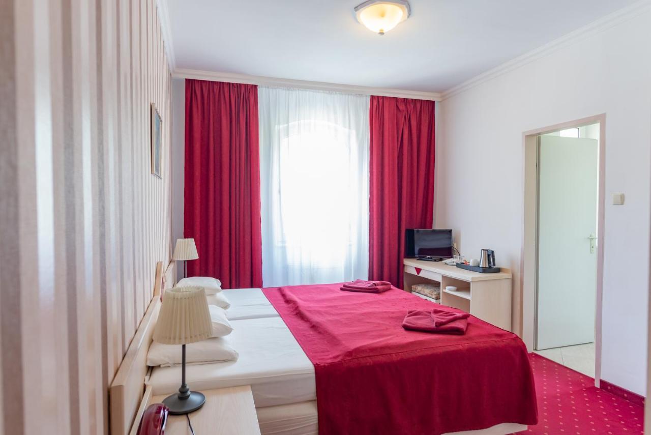 Walzer Hotel Budapest Exteriör bild